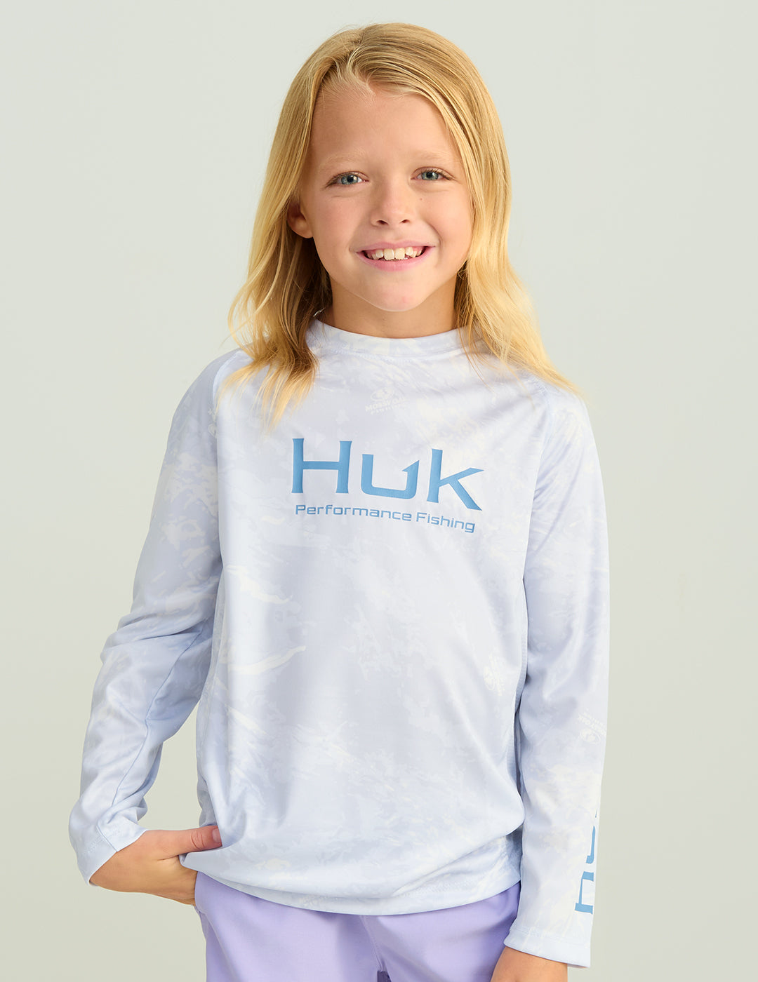HUK Gear Kids Mossy Oak Pursuit Performance Crew Shirts in Mossy Oak Stormwater Bonefish